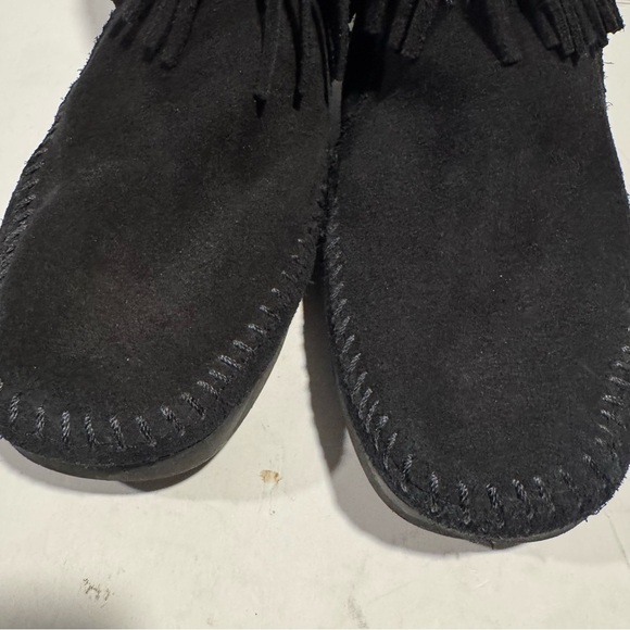 Minnetonka Black Suede Fringe Boots Size 9 - Picture 3 of 14